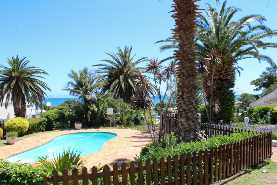 2 Bedroom Property for Sale in Gordons Bay Central Western Cape